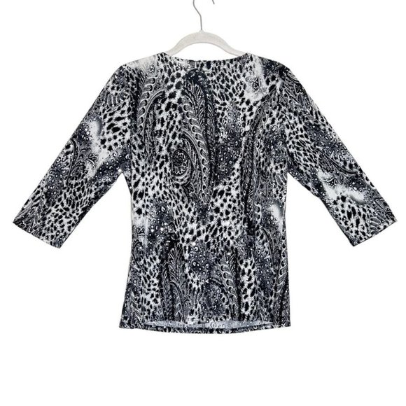 Dressbarn Women's Paisley Print Pullover Embellished Top in White/Black - Sz M - Picture 2 of 6